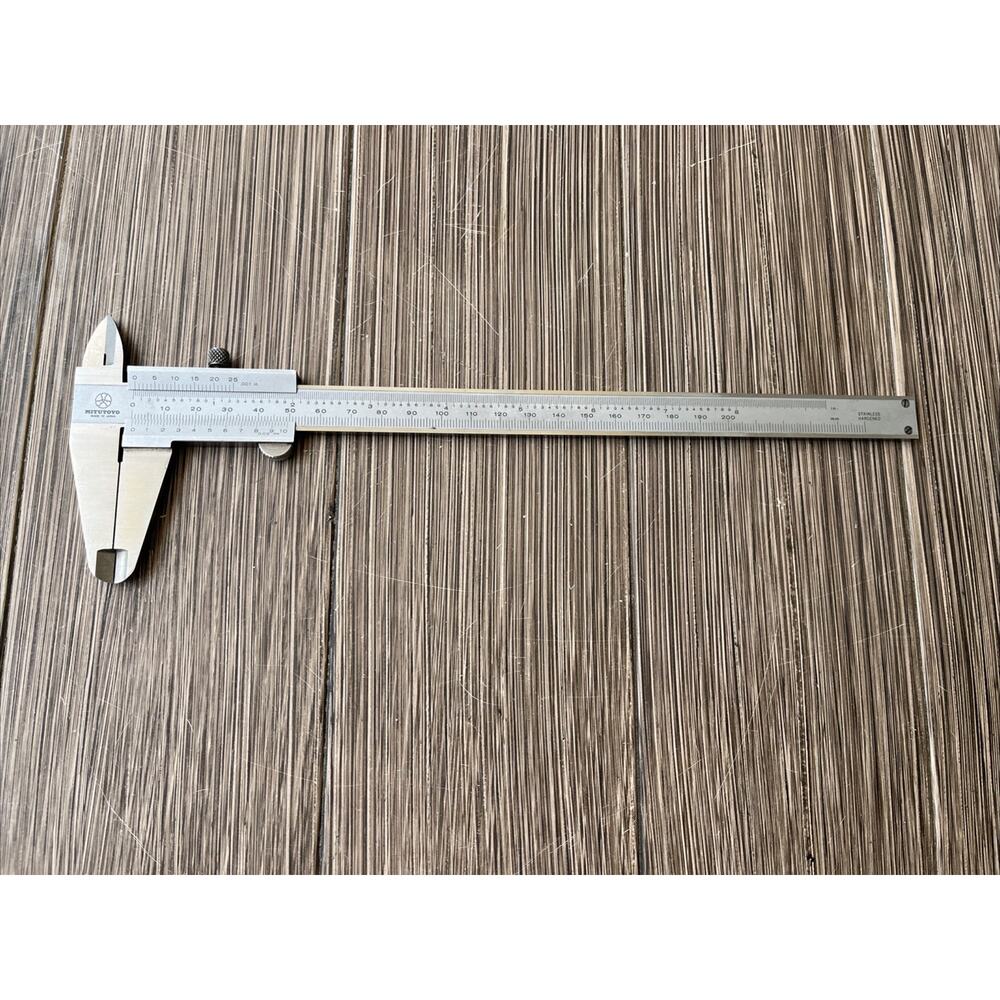Mitutoyo 530 Series 200mm Vernier Caliper Stainless Steel Metric Inch Measure...